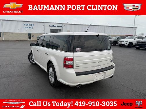 White Platinum 2019 Ford Flex SEL