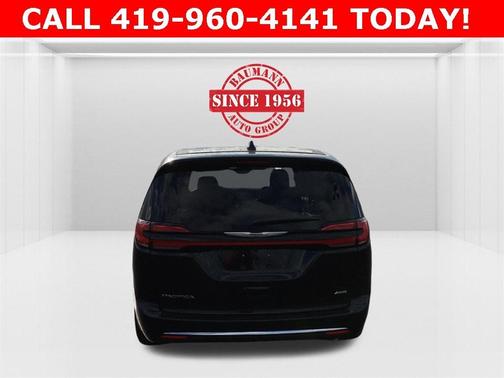 2026 Chrysler Pacifica Select AWD