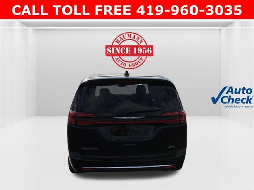 Diamond Black 2026 Chrysler Pacifica Select AWD