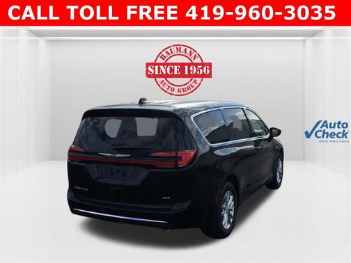 2026 Chrysler Pacifica Select AWD