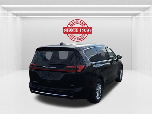 2026 Chrysler Pacifica Select AWD
