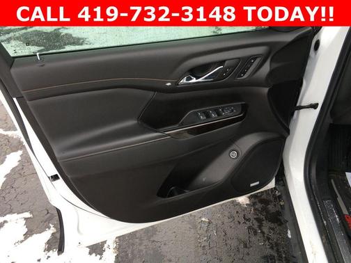 Summit White 2023 GMC Acadia AT4