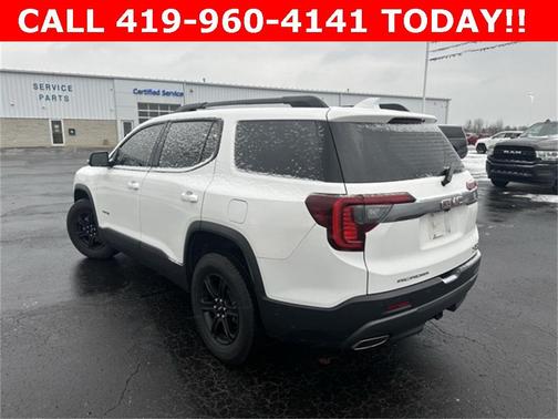2023 GMC Acadia AT4