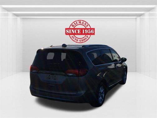 2018 Chrysler Pacifica Touring-L Plus