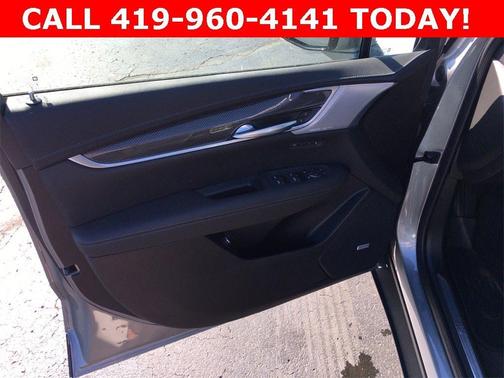 2025 Cadillac XT5 Sport