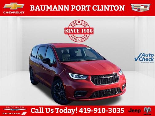 2026 Chrysler Pacifica Select