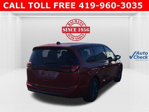 2026 Chrysler Pacifica Select