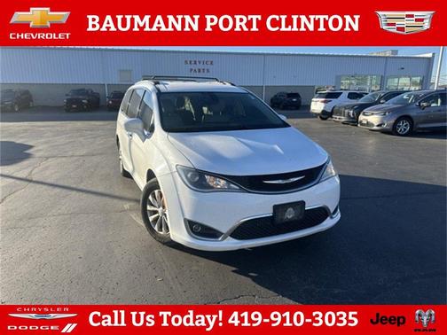 2017 Chrysler Pacifica Touring-L