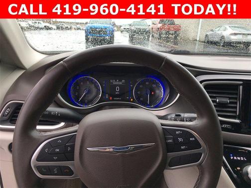 2017 Chrysler Pacifica Touring-L