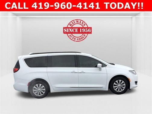 2017 Chrysler Pacifica Touring-L