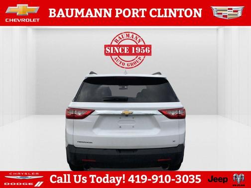 Iridescent Pearl Tricoat 2020 Chevrolet Traverse LT Cloth