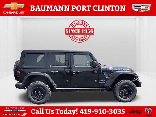 Black Clearcoat 2023 Jeep Wrangler 4xe Rubicon