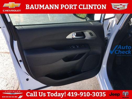 Bright White Clearcoat 2026 Chrysler Pacifica Select AWD