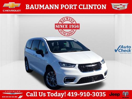 2026 Chrysler Pacifica Select AWD