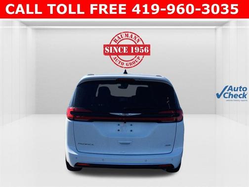 2026 Chrysler Pacifica Select AWD