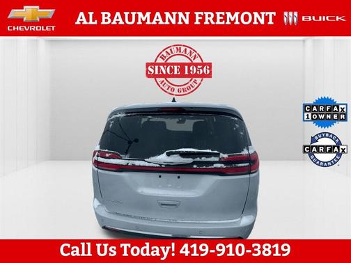 2023 Chrysler Pacifica Touring-L