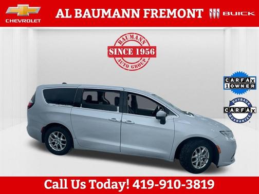 2023 Chrysler Pacifica Touring-L