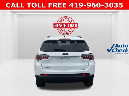 Bright White Clearcoat 2026 Jeep Compass Latitude