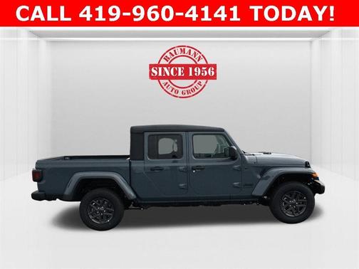 2026 Jeep Gladiator Sport