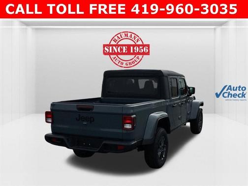 2026 Jeep Gladiator Sport