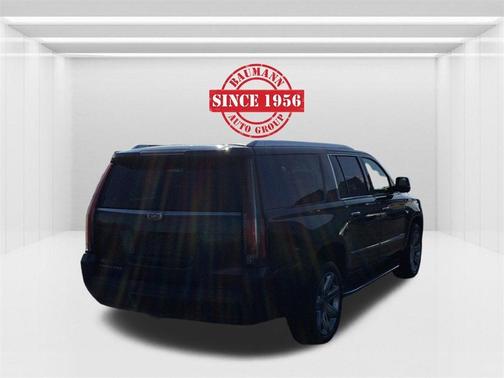 2018 Cadillac Escalade ESV Luxury