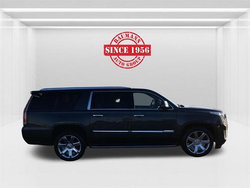 2018 Cadillac Escalade ESV Luxury