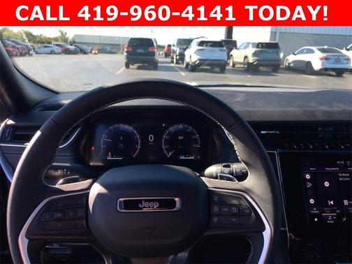 2025 Jeep Grand Cherokee Laredo