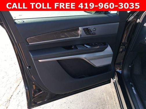 Stellar Black Metallic 2026 Cadillac VISTIQ Luxury