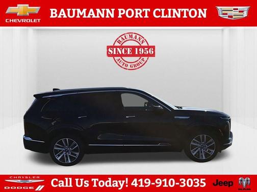 Stellar Black Metallic 2026 Cadillac VISTIQ Luxury