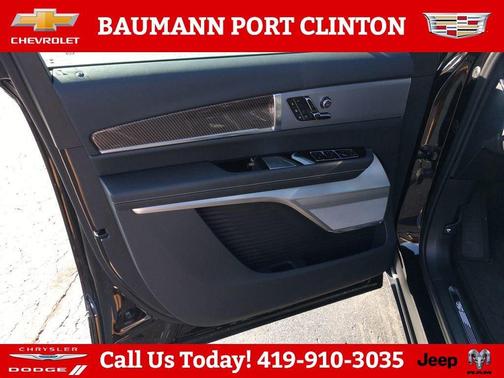 Stellar Black Metallic 2026 Cadillac VISTIQ Luxury