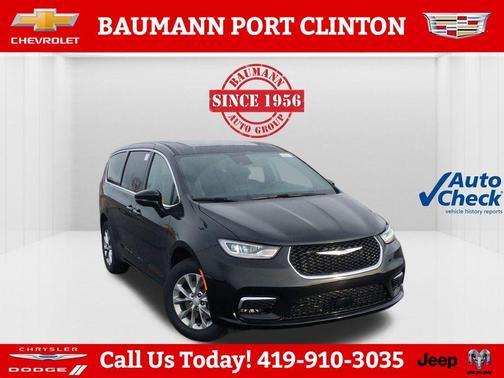 Diamond Black 2026 Chrysler Pacifica Limited