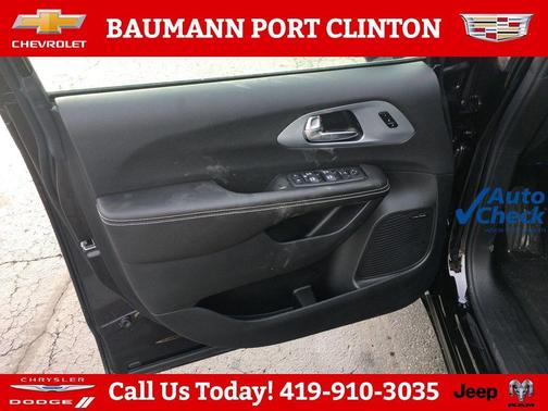 Diamond Black 2026 Chrysler Pacifica Limited