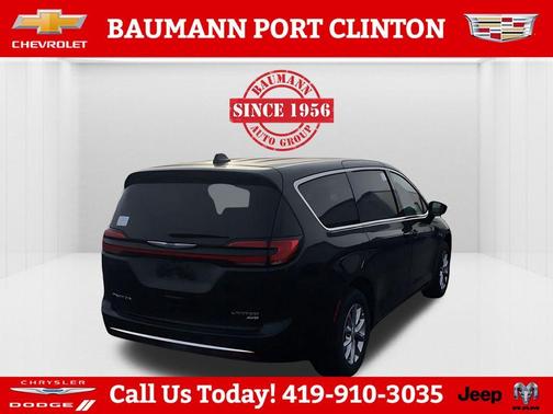 Diamond Black 2026 Chrysler Pacifica Limited