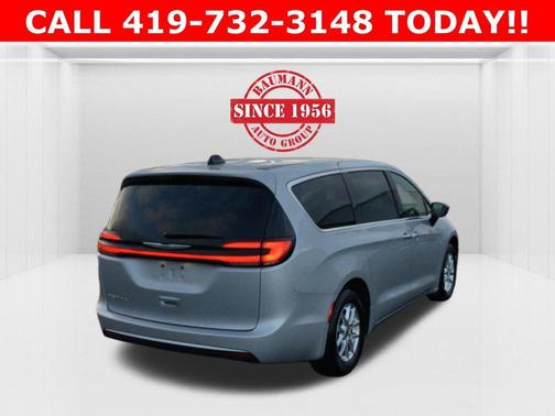 2024 Chrysler Pacifica Touring-L