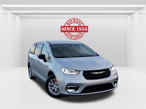 2024 Chrysler Pacifica Touring-L