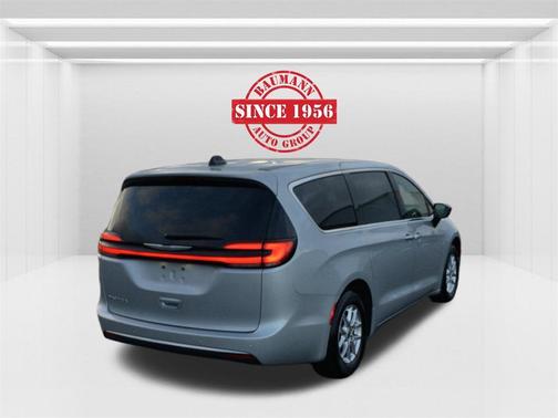 2024 Chrysler Pacifica Touring-L