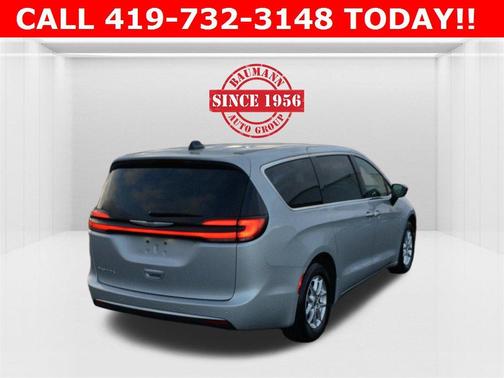 2024 Chrysler Pacifica Touring-L