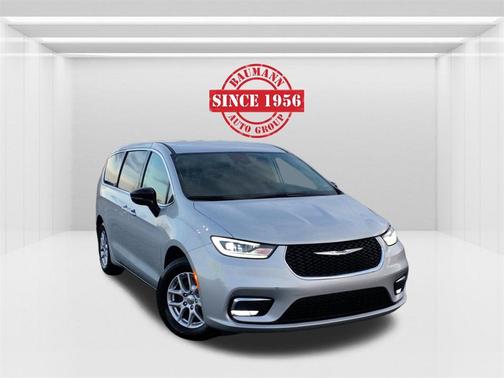 2024 Chrysler Pacifica Touring-L