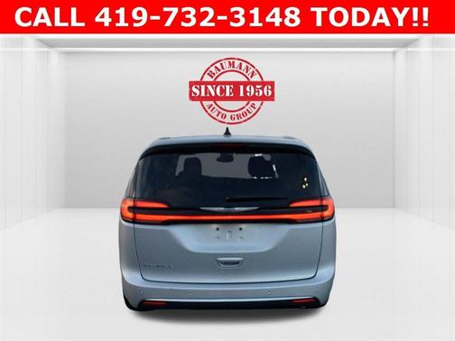 2024 Chrysler Pacifica Touring-L