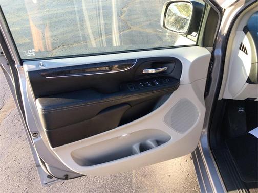 2015 Chrysler Town & Country Touring