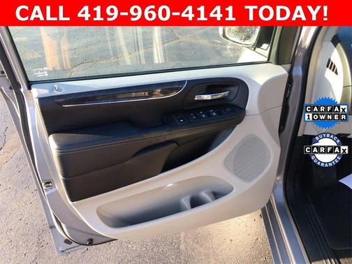 2015 Chrysler Town & Country Touring