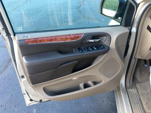 2015 Chrysler Town & Country Touring-L