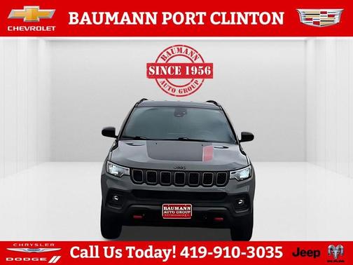 Sting Gray Clearcoat 2023 Jeep Compass Trailhawk