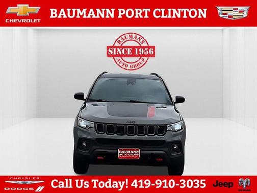 Sting Gray Clearcoat 2023 Jeep Compass Trailhawk
