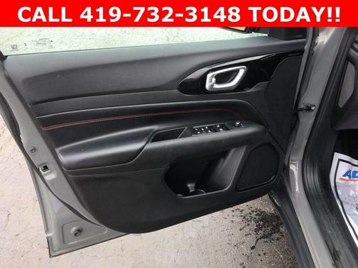 Sting Gray Clearcoat 2023 Jeep Compass Trailhawk