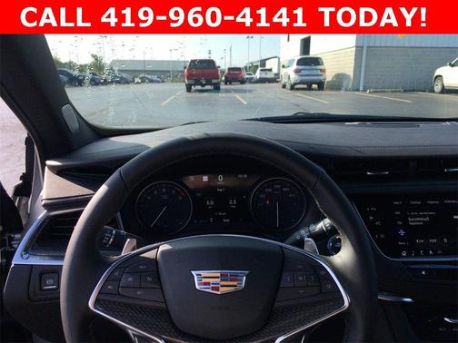 2025 Cadillac XT5 Sport