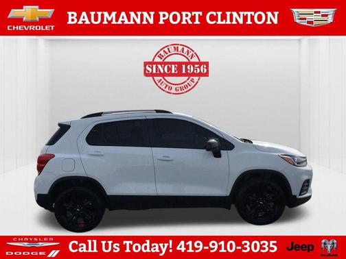 Summit White 2022 Chevrolet Trax LT