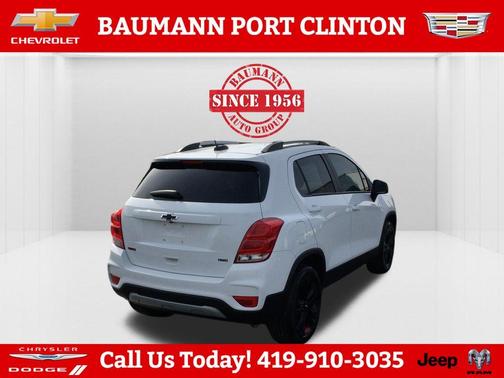 Summit White 2022 Chevrolet Trax LT