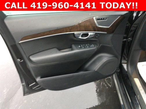 2016 Volvo XC90 T6 Momentum