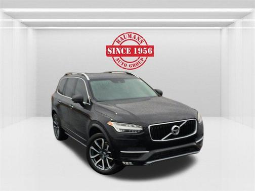 2016 Volvo XC90 T6 Momentum